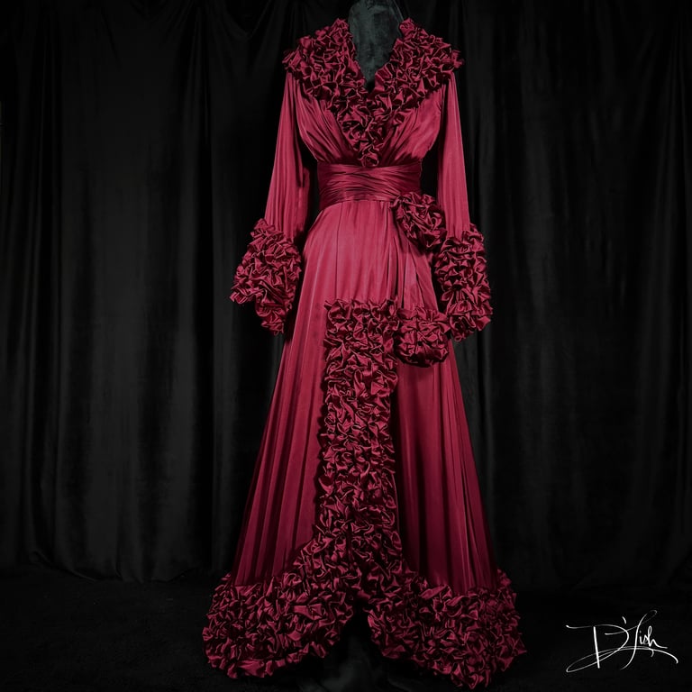 Wine Deluxe Ruffled Dominique Dressing Gown size S & M Image 2