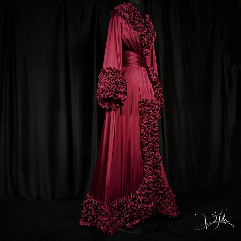 Wine Deluxe Ruffled Dominique Dressing Gown size S & M