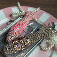 Image 1 of Sardientje key & bag charm met parelstrik