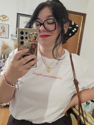 Camiseta Simpática pero problemática