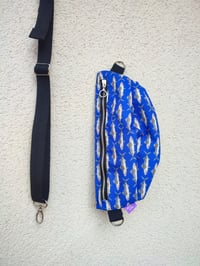 Image 2 of Riñonera AZUL CABALLAS