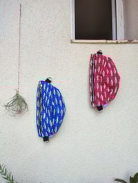 Image 5 of Riñonera ROJA CABALLAS