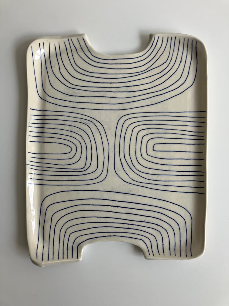 Image of notched porcelain platter 1