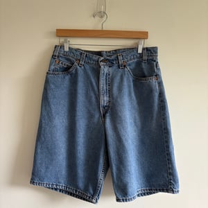 Image of Levi's 560 Loose Fit Made in USA Short (Medium Wash 33)