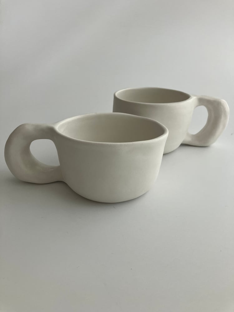 Image of a pair of puffy mugs 3