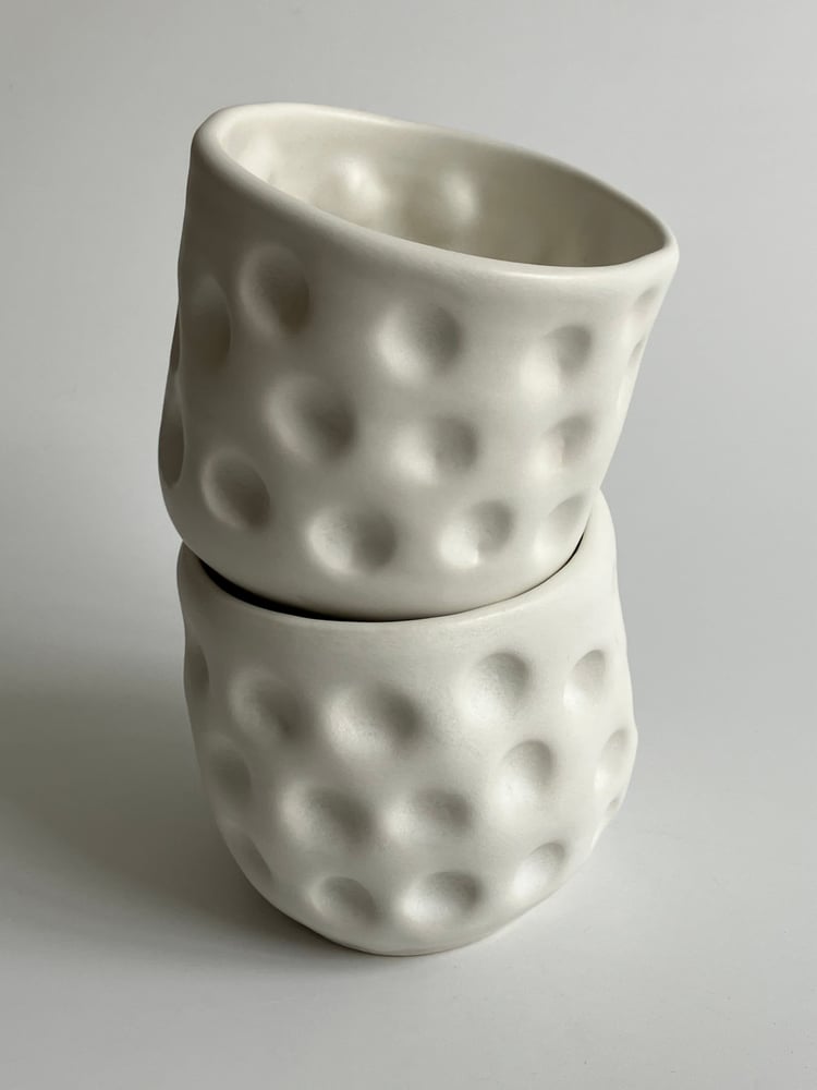 Image of porcelain beakers 2
