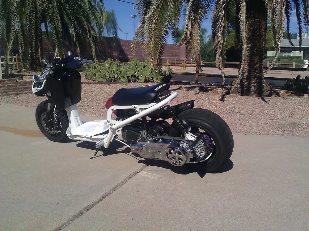 MOJO CUSTOMS: HONDA RUCKUS GY6 BOLT ON MOTOR MOUNT (8″ OFFSET)