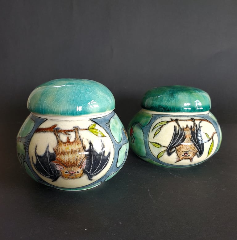 Hanging Bat Jar Image 5