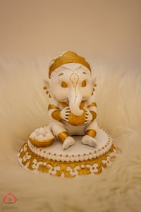 Ganesh Idol | Little Ganpati with Ladoo