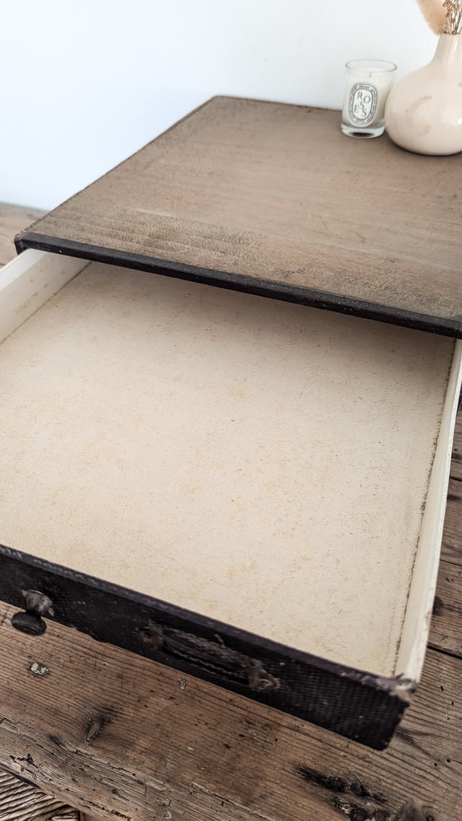 Petit meuble de mercerie . 