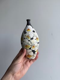 Image 3 of White pansy flowers 19cm tall