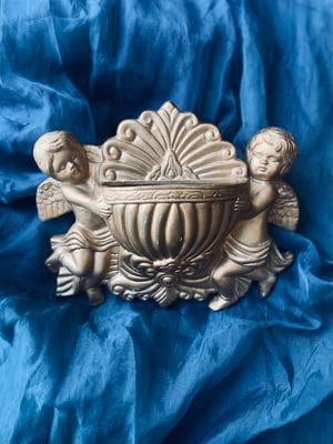 Image of Jardinière murale vintage à décors d'angelots