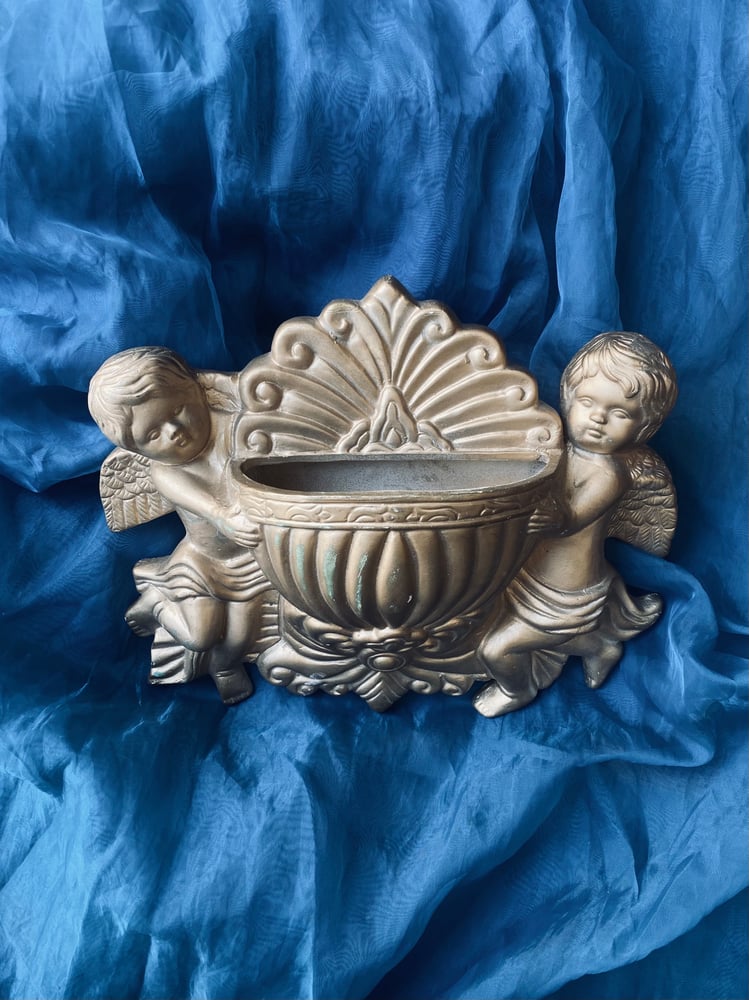Image of Jardinière murale vintage à décors d'angelots