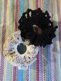 Image 2 of Cotton Crocheted Scrunchy Set - Black and Beige 