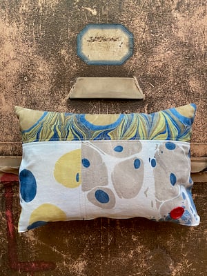 Image of hand marbled cushion - no. 21