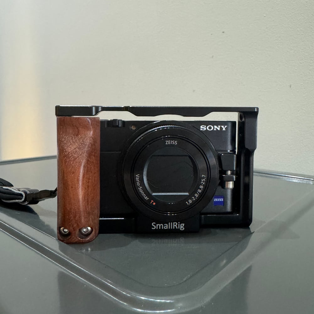 Image of Sony RX100 V with Small Rig Cage (D0247)