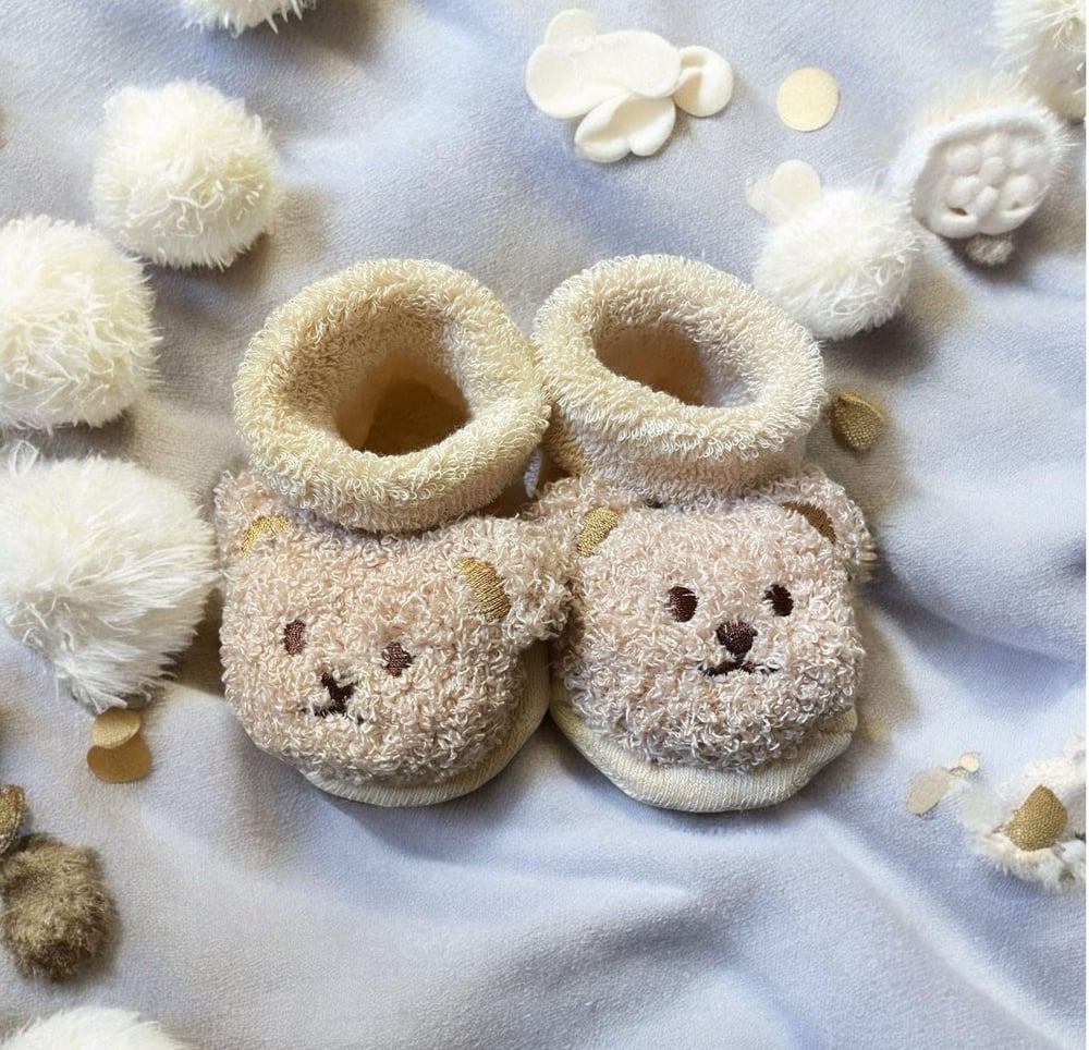 Image of Cuddly Baby Bear Booties for Your Little Cub| Cozy Newborn Slippers| Adorable Animal Crib Shoes Baby