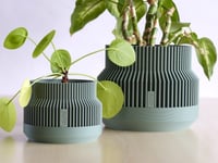 Image 2 of Minimalist Eco-friendly Self-watering Indoor Planter