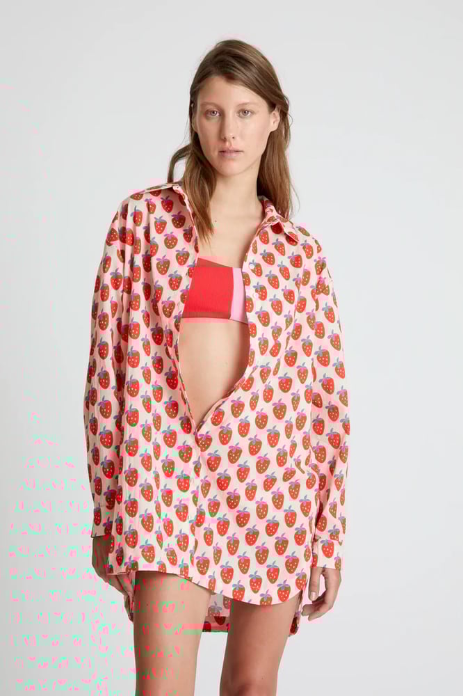 Image of Camisa oversize estampado Strawberry Beach