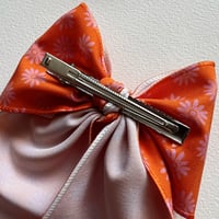 Image 2 of Orange Daisy Bow