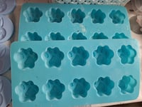 Image 15 of Moulds Destash