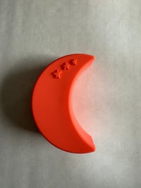 Image 2 of Moon Shaped Siicone Container Jar 