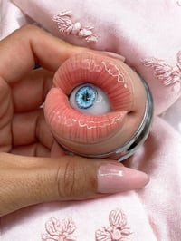 Image 2 of Creepy Mouth Pill Box with Eye - Strange Realistic Sculpture - Eyeball - OOAK - Evil Eye - Creepy Ey