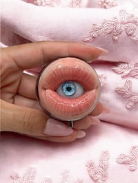 Image 5 of Creepy Mouth Pill Box with Eye - Strange Realistic Sculpture - Eyeball - OOAK - Evil Eye - Creepy Ey