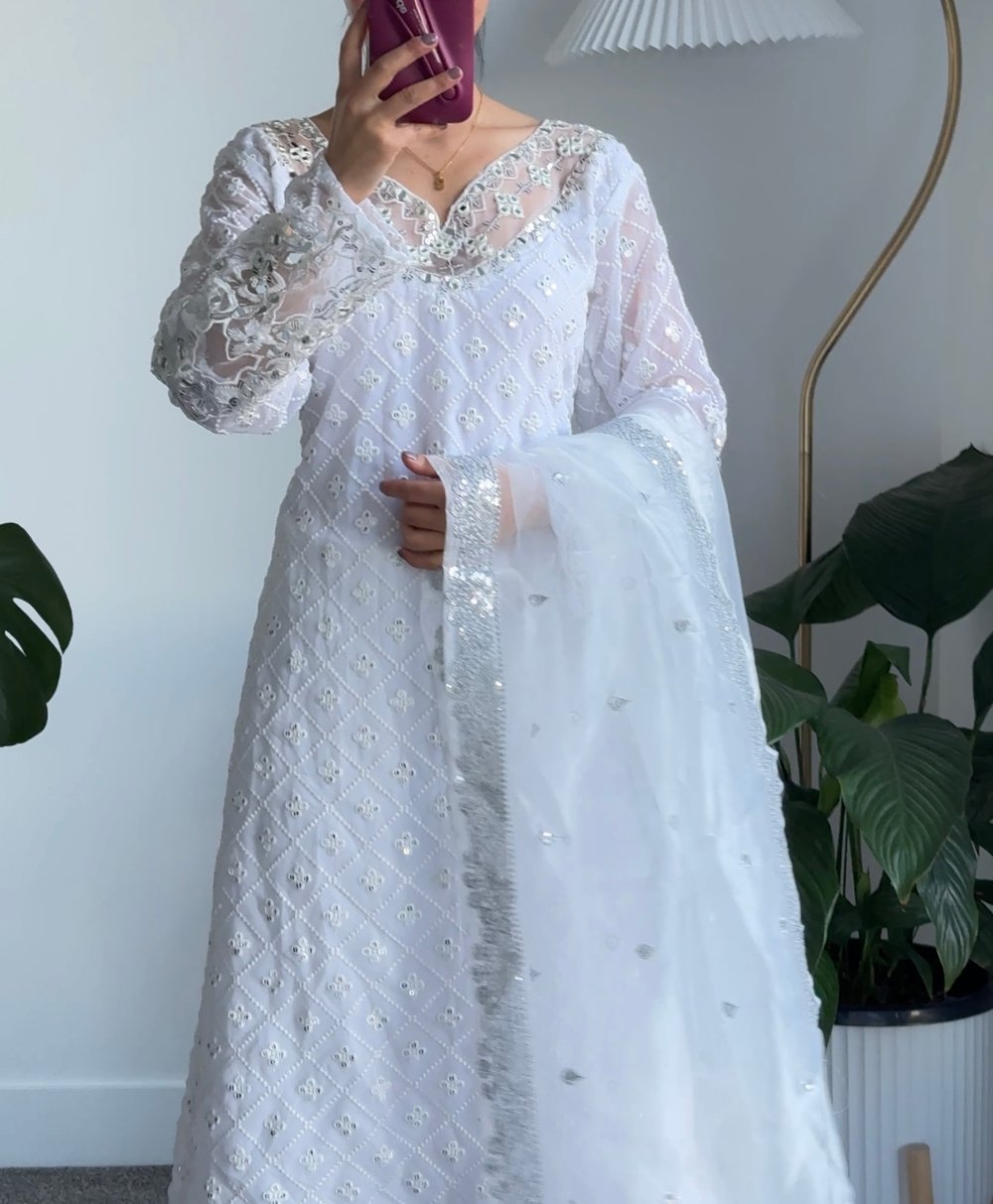 Image of White Mirror three piece kurtha set 