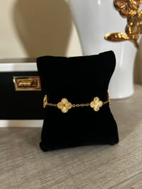 Image 11 of Kata Clover Bracelet