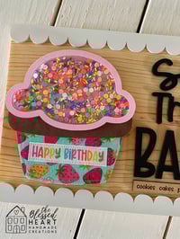 Shaker Cupcake - BAKERY SIGN ICON