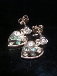 Image 6 of VINTAGE 18CT EMERALD AND DIAMOND HEART EARRINGS (MATCHING PENDANT AVAILABLE)