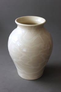 Image 3 of GRAND VASE JARRE - OFF WHITE GLITCH
