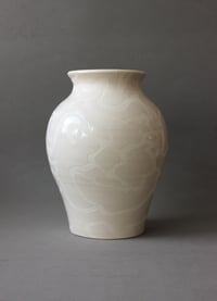 Image 1 of GRAND VASE JARRE - OFF WHITE GLITCH