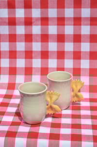 Image 3 of Farfalle mug (hourglass)