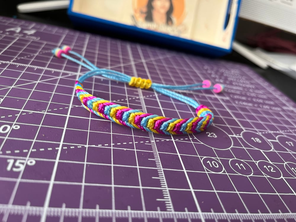 Image of 🌈 🏳️‍⚧️ 🏳️‍🌈 macrame