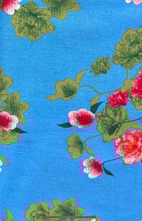 Image 4 of the white round bag