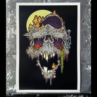 GEODE SKULL W MUSHROOMS PRINT