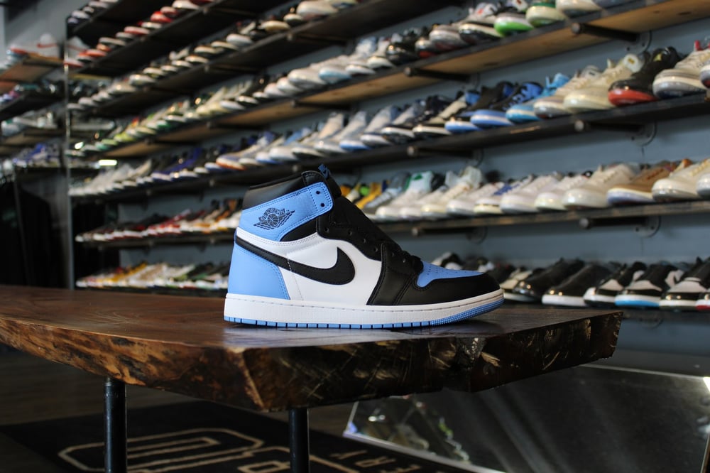 Air Jordan I (1) High OG "UNC Toe" *USED*