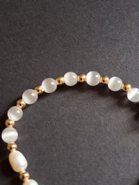 Image 3 of Golden Daisy Dreams – Faux Pearl & Flower Charm Bracelet