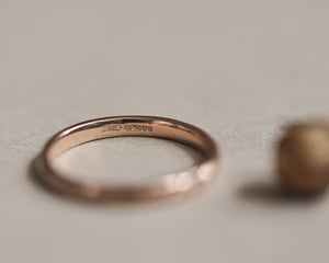 Image of 18ct Rose gold 2mm ‘Olive leaf’ engraved ring