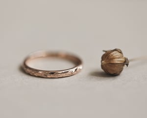 Image of 18ct Rose gold 2mm ‘Olive leaf’ engraved ring