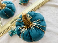 Image 1 of Interior pumpkin “Emerald”