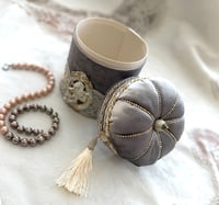 Image 1 of Box "Grey Crown"