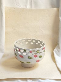 Image 4 of 'Délicate' decorative bowl