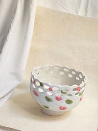 Image 5 of 'Délicate' decorative bowl