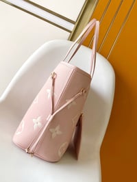 Image 2 of Tote 8