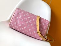 Image 3 of Tote 9
