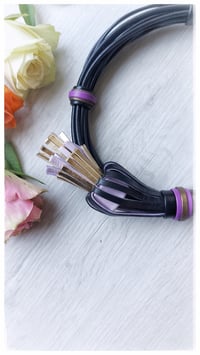 Image 8 of Collana floreale in pelle artigianale LILY COLLIER - Assolo 63/2025 - Lily