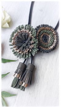 Image 6 of Collana floreale in pelle artigianale VERSATILE - Everglades